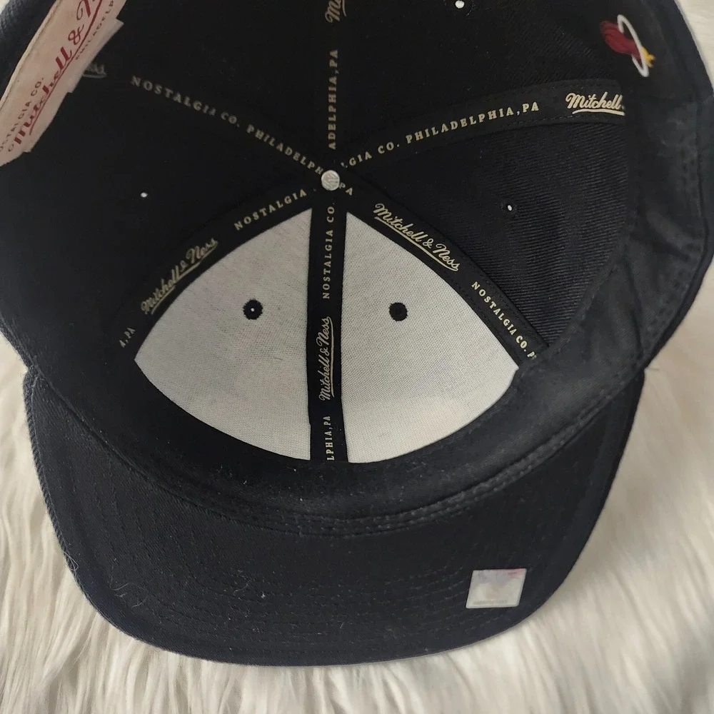 Miami Heat Mitchell & Ness  Lids Metallic Gold Snapback Hat Flat Brim Flame Ball